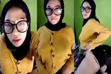 Bokep Jilbab Ukhti Pamer Dada Mulus Karena Disawer